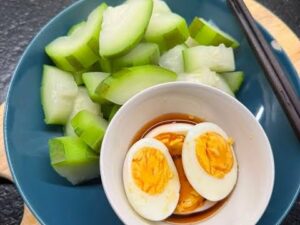 Bầu luộc chấm trứng