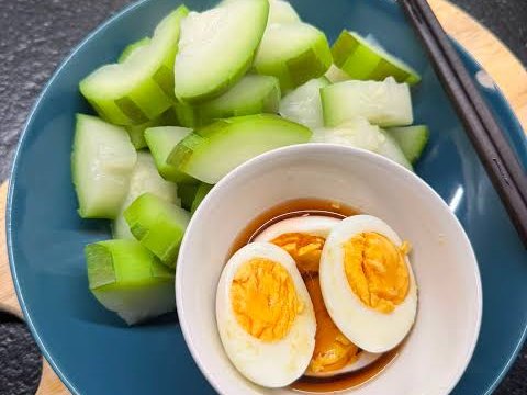 Bầu luộc chấm trứng