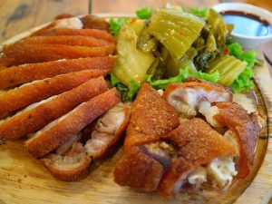 Chân giò chiên nước mắm