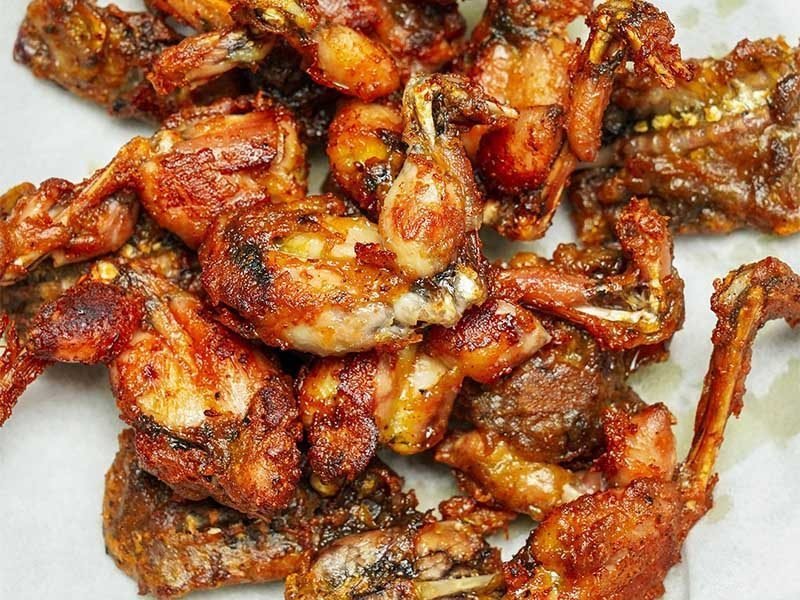 Ếch chiên nước mắm